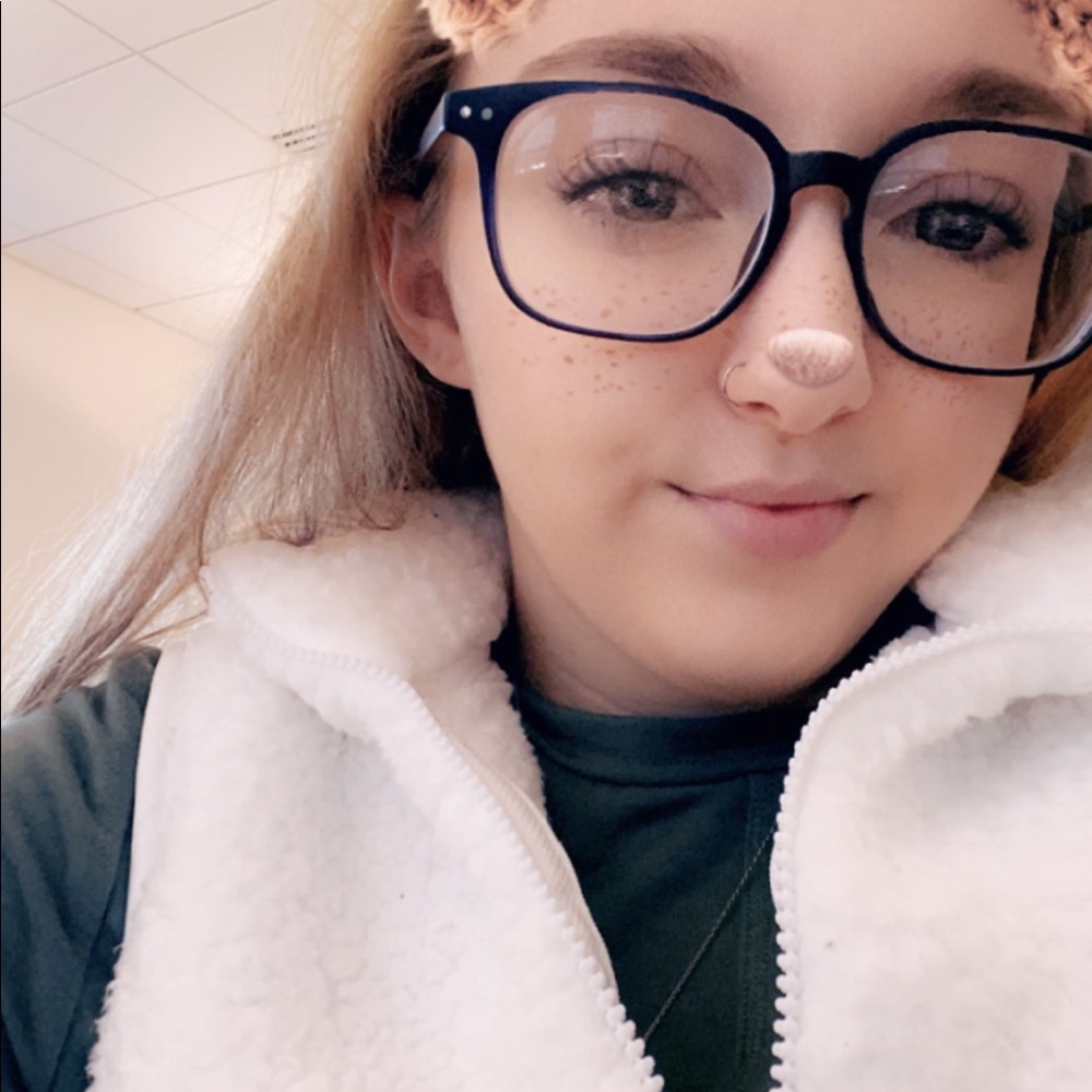 Meet your Posher, Celena